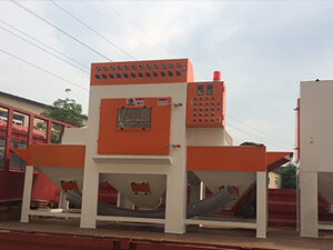 12支枪输送式自动喷砂机